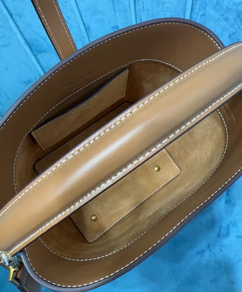 Saint Laurent Le 37 Small In Shiny Leather
